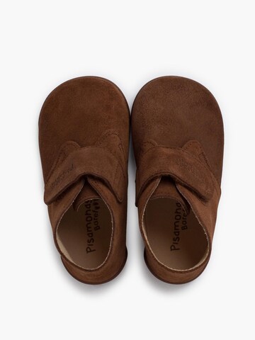 Pisamonas - Bota em castanho