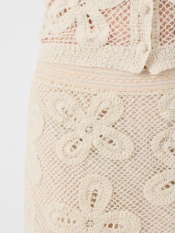 Gonna 'YASAnula' di YAS in beige