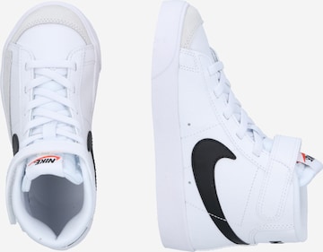 Sneaker 'Blazer 77' di Nike Sportswear in bianco