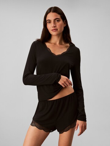 Chemise de nuit Calvin Klein en noir : devant