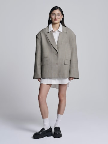 AEMMI - Blazer en gris