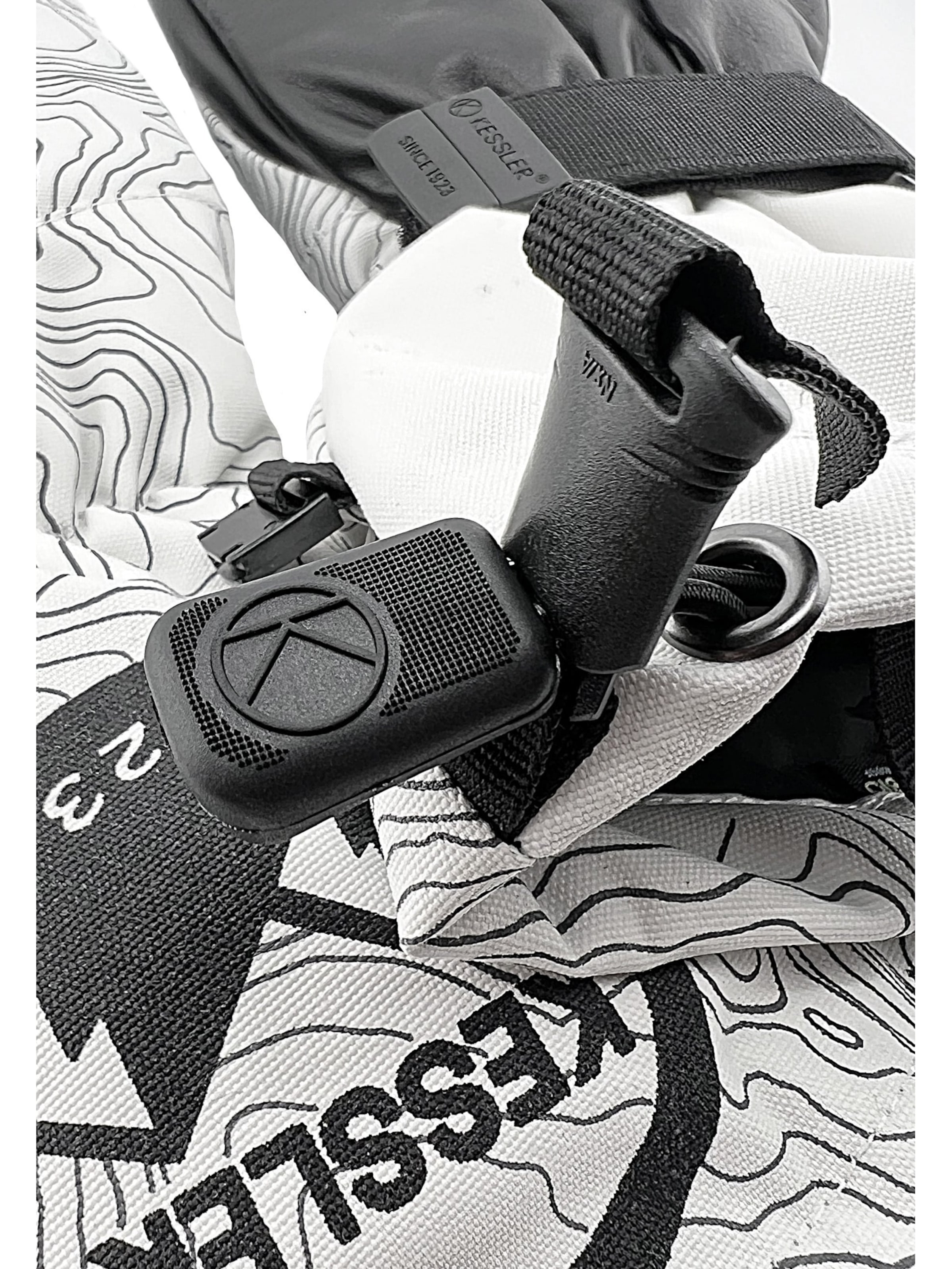 KESSLER Full Finger Gloves in White