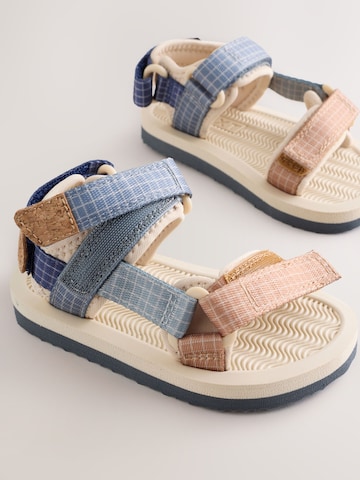 Next Ανοικτά παπούτσια σε μπεζ