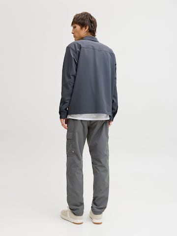 Regular Pantalon cargo JACK & JONES en gris