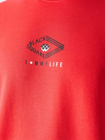 Maglietta di Tommy Life in rosso