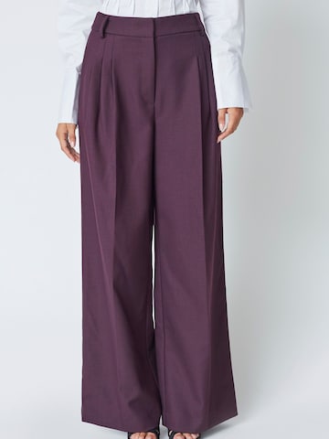 Wide leg Pantaloni con pieghe 'Almira' di co'couture in lilla: frontale