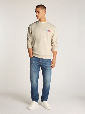 Tommy Jeans Sweatshirt in Beige