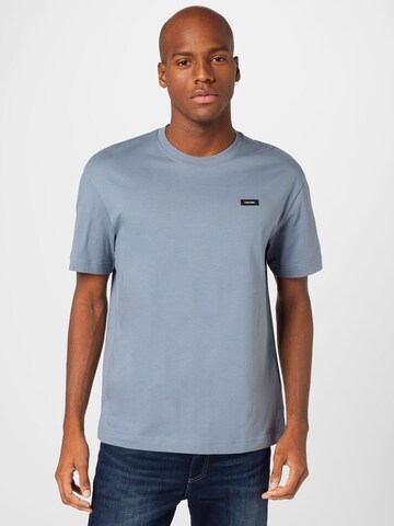 T-Shirt Calvin Klein en bleu : devant