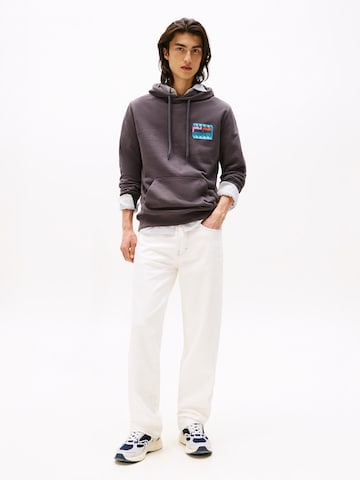 Tommy Jeans Collegepaita värissä musta