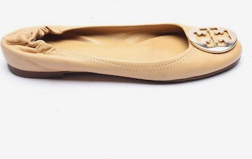 Tory Burch Flats & Loafers in 40,5 in Yellow: front