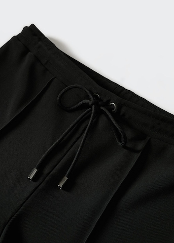 MANGO Rozkloszowany krój Spodnie w kant 'Nancy' w kolorze czarny