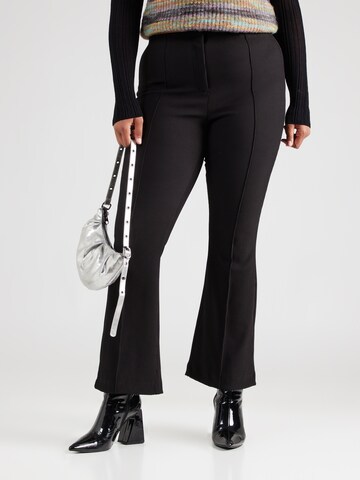 évasé Pantalon 'CARSALLY' ONLY Carmakoma en noir : devant