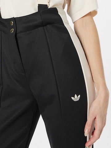 ADIDAS ORIGINALS Regular Tuinbroek 'Ski Chic' in Zwart