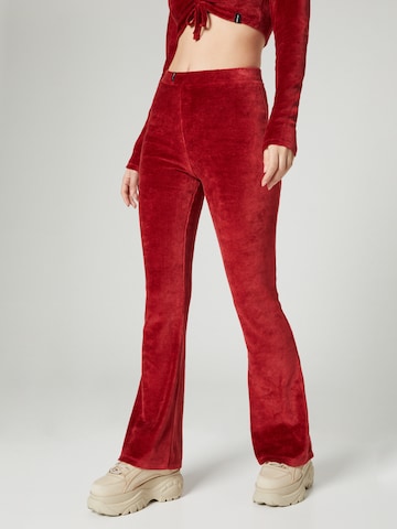 VIERVIER Flared Pants 'Luna' in Red: front