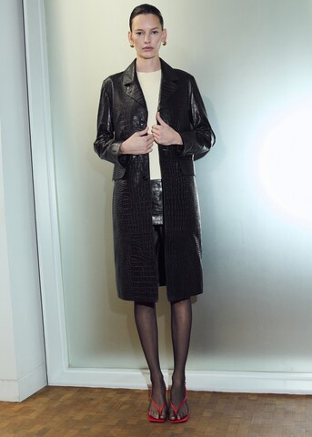 MANGO Between-Seasons Coat 'Shelby' in Black: front