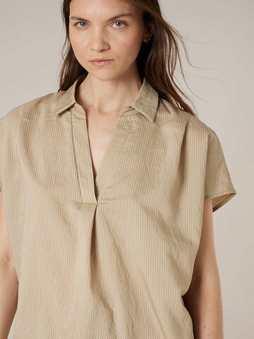 Chemisier 'Noefi' Deeluxe en beige