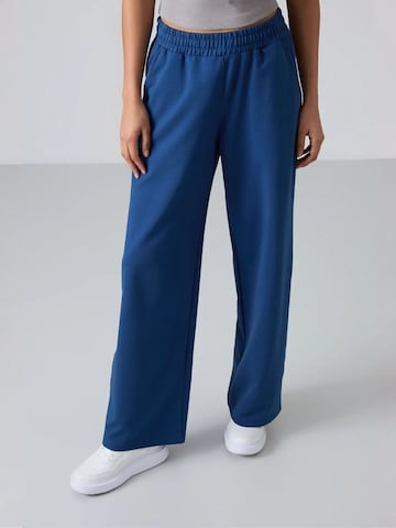 Tommy Life Wide leg Pants in Blue: front