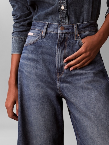 mėlyna Calvin Klein Jeans Siaurėjantis Džinsai