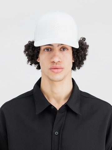 ALPHA INDUSTRIES Cap in Weiß