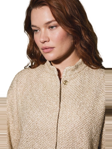 Shape Of You Between-season jacket in Gold