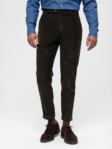 Antioch Regular Pleat-front trousers in Green: front