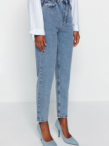 Trendyol Regular Jeans in Blue
