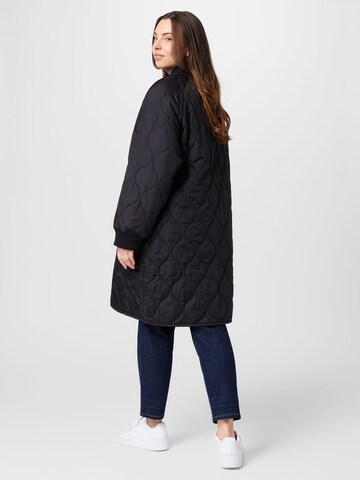 Z-One Between-seasons coat 'Milla' in Black