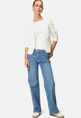 zero Blazer in White