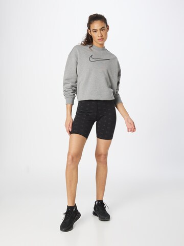 Nike Sportswear Skinny Shorts in Schwarz