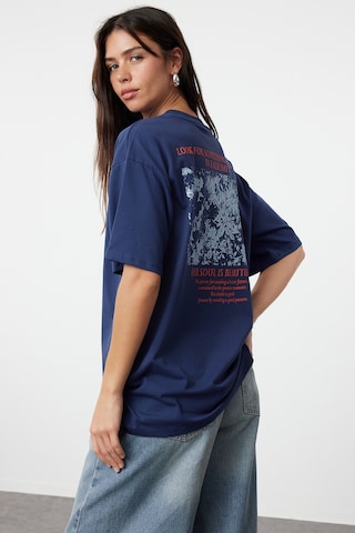 Tricou de la Trendyol pe albastru