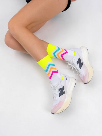 INCYLENCE Athletic Socks 'VOLTS' in Yellow