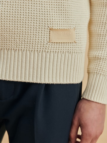 Pull-over 'Ruben' DAN FOX APPAREL en blanc