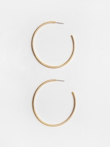 Cercei de la Pull&Bear pe auriu