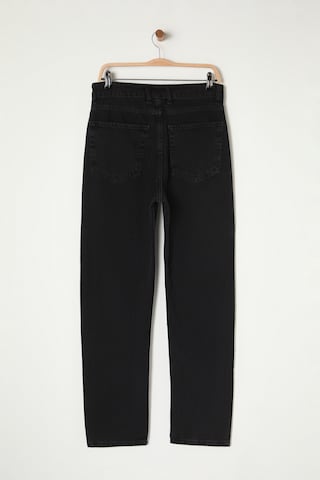 Trendyol Regular Jeans in Schwarz