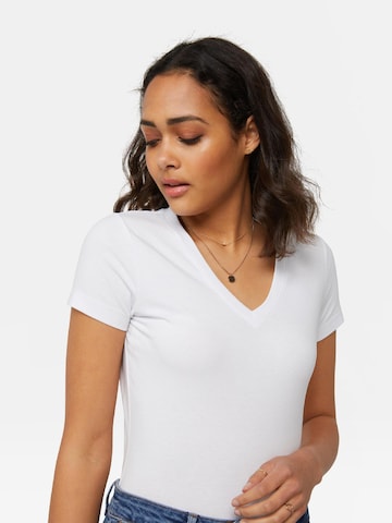 T-shirt WE Fashion en blanc