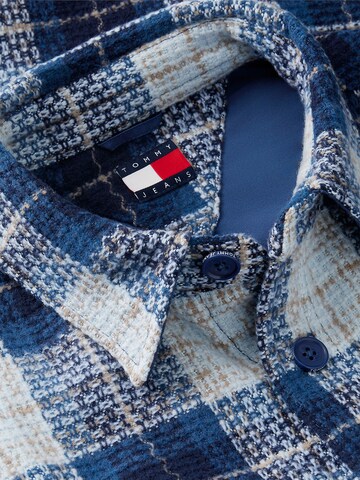 Tommy Jeans Regular fit Button Up Shirt in Blue