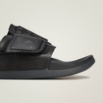 ADIDAS BY STELLA MCCARTNEY Badeschuh in Schwarz
