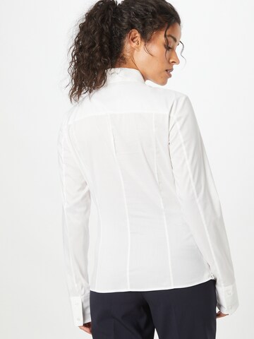 BOSS Black - Blusa 'Bashina' en blanco