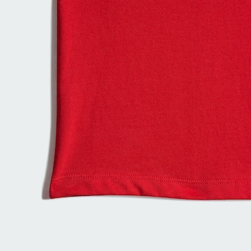 ADIDAS ORIGINALS - Camiseta en rojo
