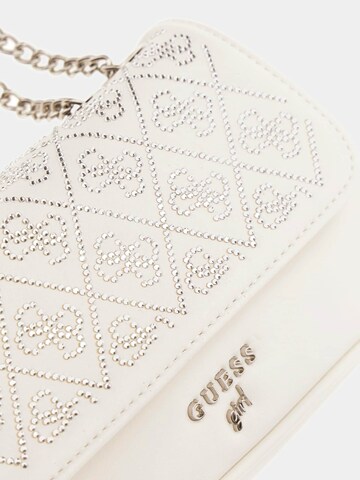 GUESS Umhängetasche in Beige