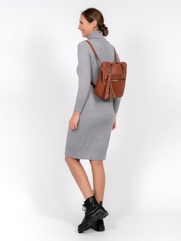 TAMARIS Backpack 'Adele' in Brown: front