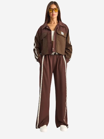 Pantalons de tailleur Bianco Lucci en marron : devant