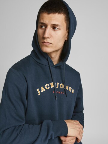 JACK & JONES Sweatshirt in Blau