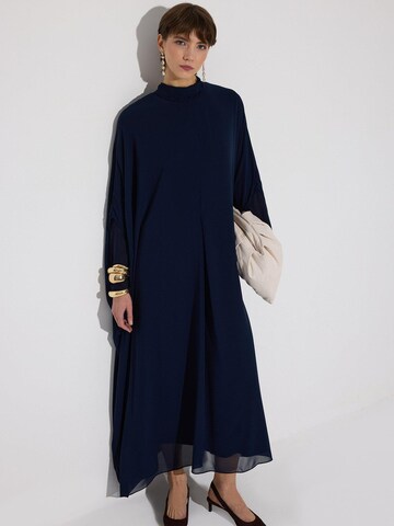 Robe 'Bat Sleeve Chiffon Dress' Touché Privé en bleu