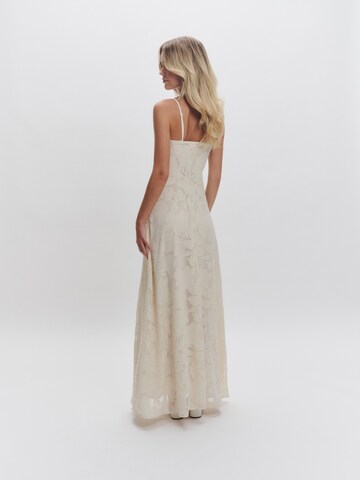 Abito di millane in beige