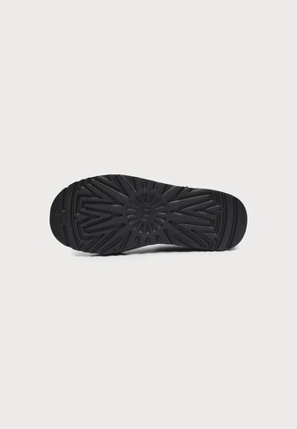 UGG Kozačky 'Classic Ultra' – černá