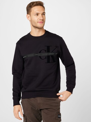 Calvin Klein Jeans Sweatshirt i svart: framsida