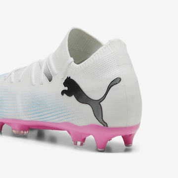 Ghete de fotbal 'Future 7 Match' de la PUMA pe alb