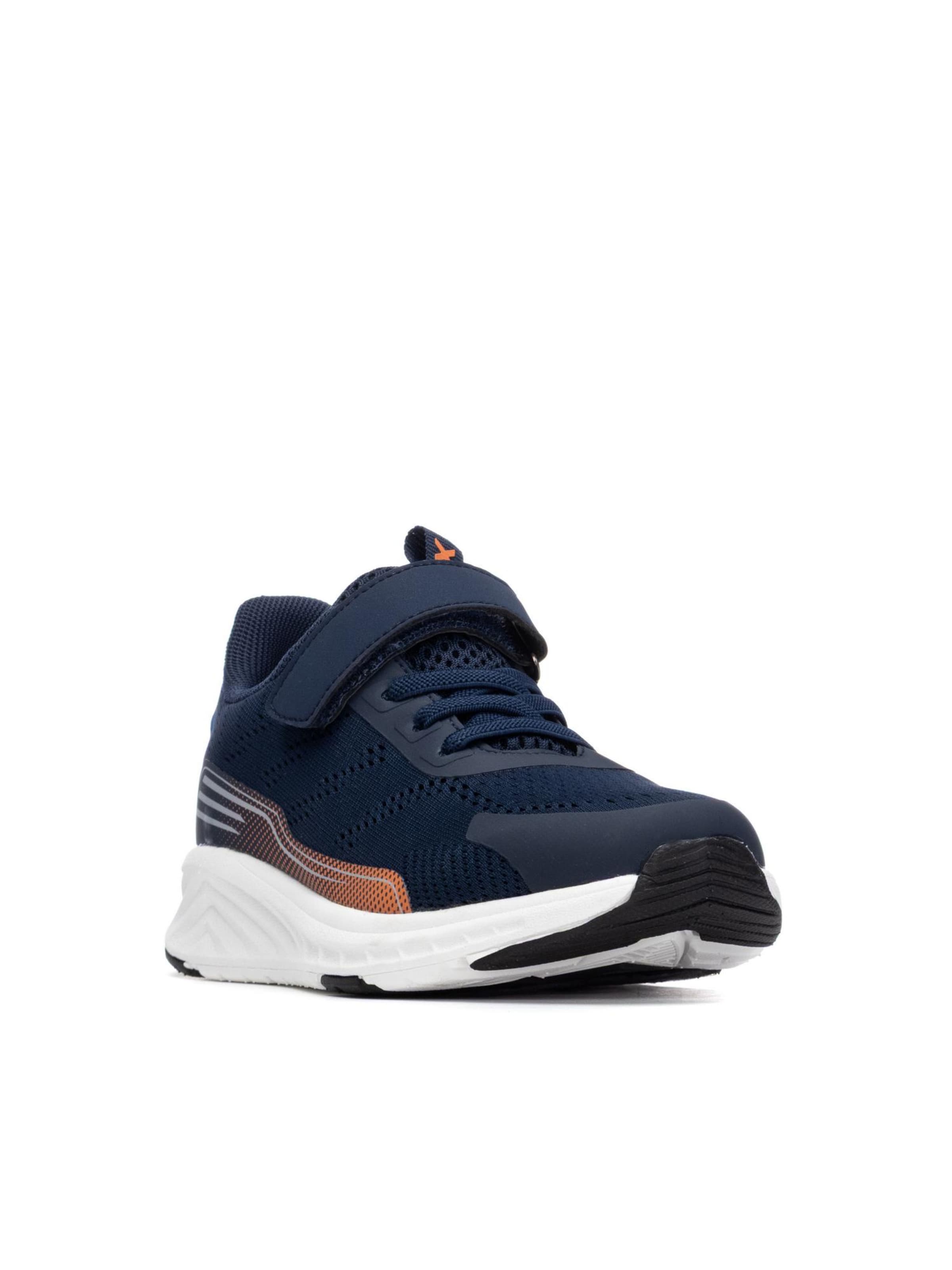 Xti Sneakers in Blue: front
