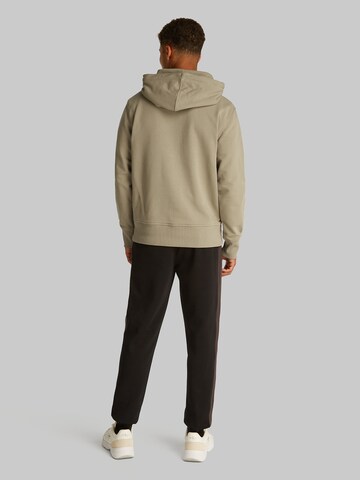 Calvin Klein Jeans Свитшот в Коричневый